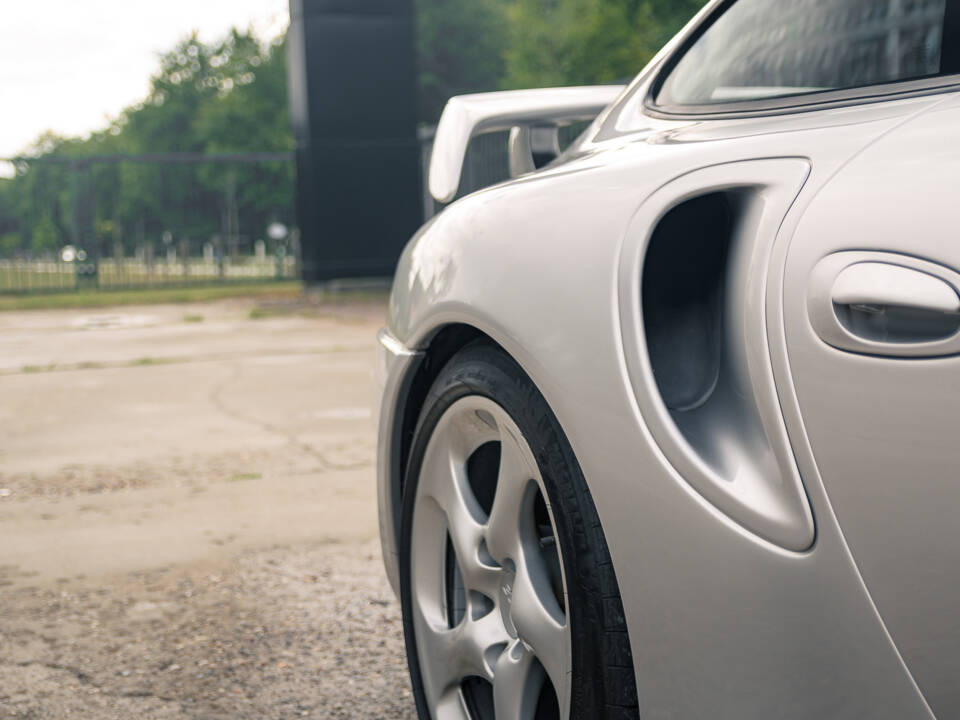 Image 30/61 of Porsche 911 GT2 Clubsport (2001)
