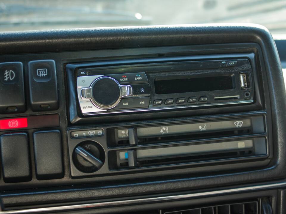 Bild 36/58 von Volkswagen Golf II GTi 1.8 (1988)