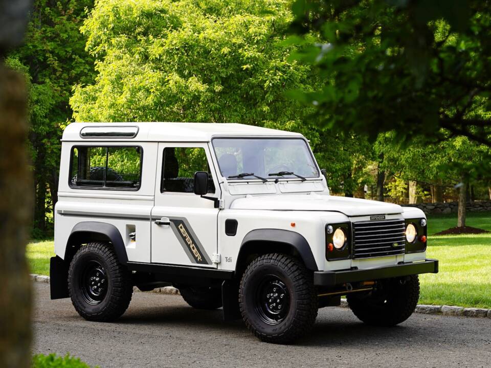 Image 2/96 of Land Rover Defender 90 (1995)