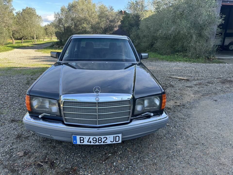 Bild 3/8 von Mercedes-Benz 560 SEL (1988)