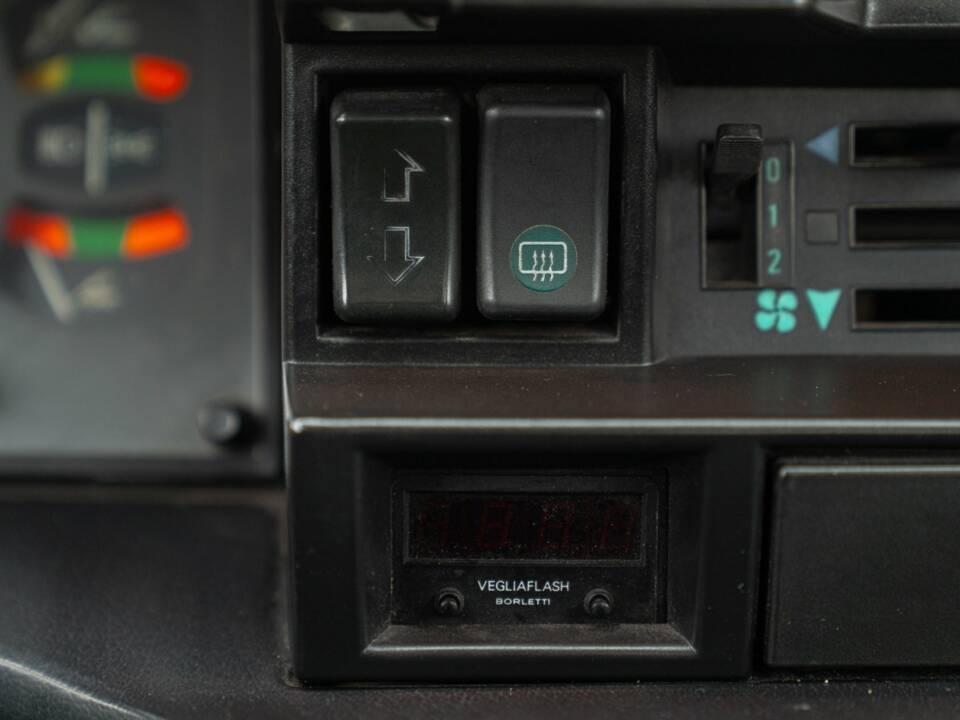 Image 44/50 of Lancia Beta Trevi Volumex VX (1983)