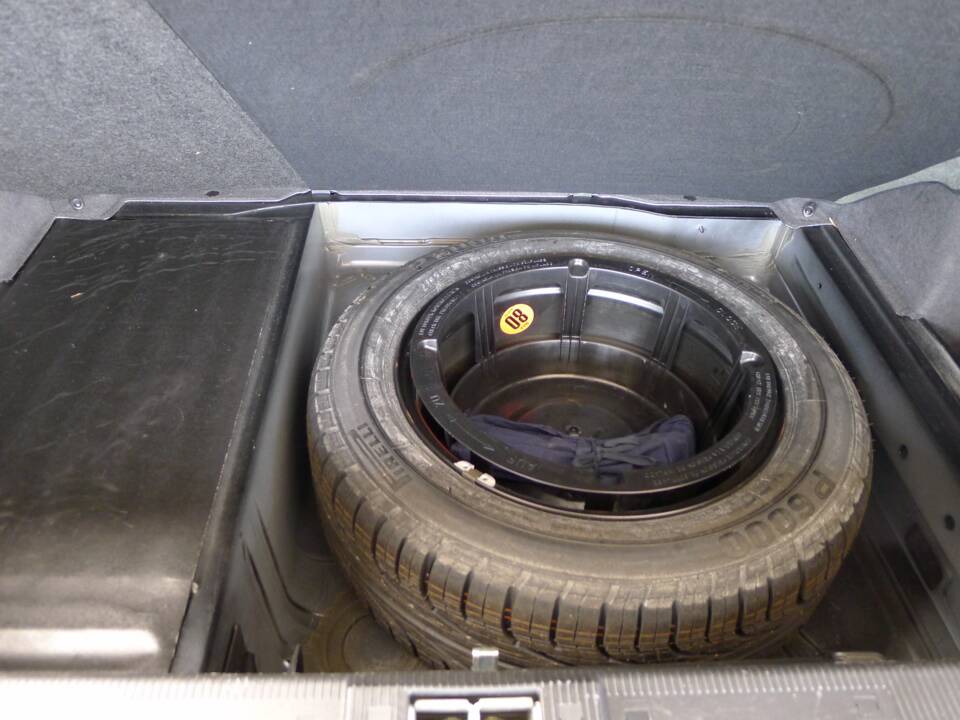 Image 5/33 of Mercedes-Benz E 230 (1995)