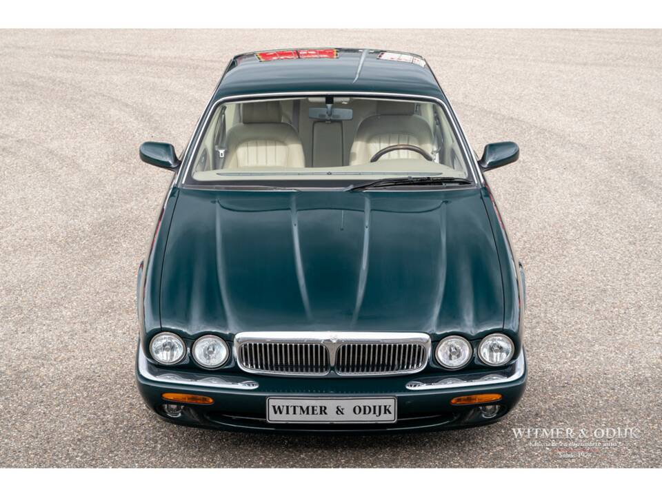Bild 2/30 von Jaguar XJ 8 Executive (1998)
