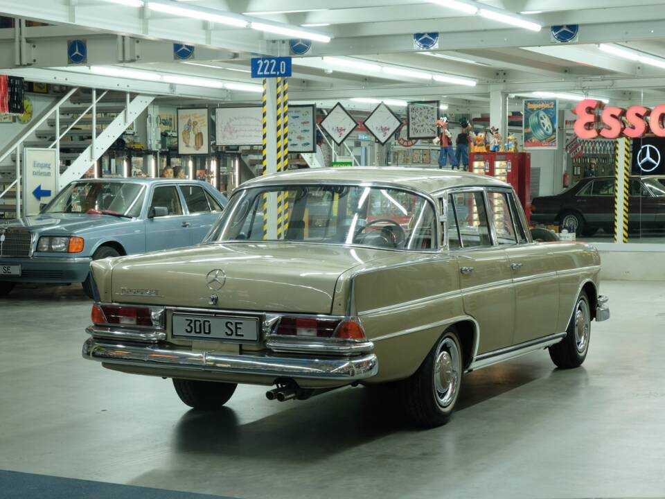 Image 13/50 of Mercedes-Benz 300 SE (1964)