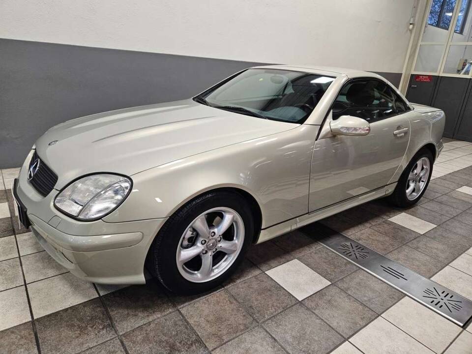 Bild 2/15 von Mercedes-Benz SLK 230 Kompressor (2000)