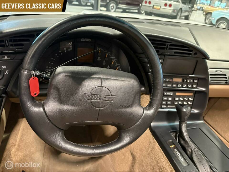 Image 21/30 of Chevrolet Corvette Convertible (1995)