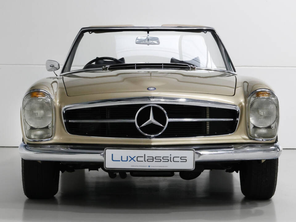 Imagen 2/28 de Mercedes-Benz 230 SL (1965)
