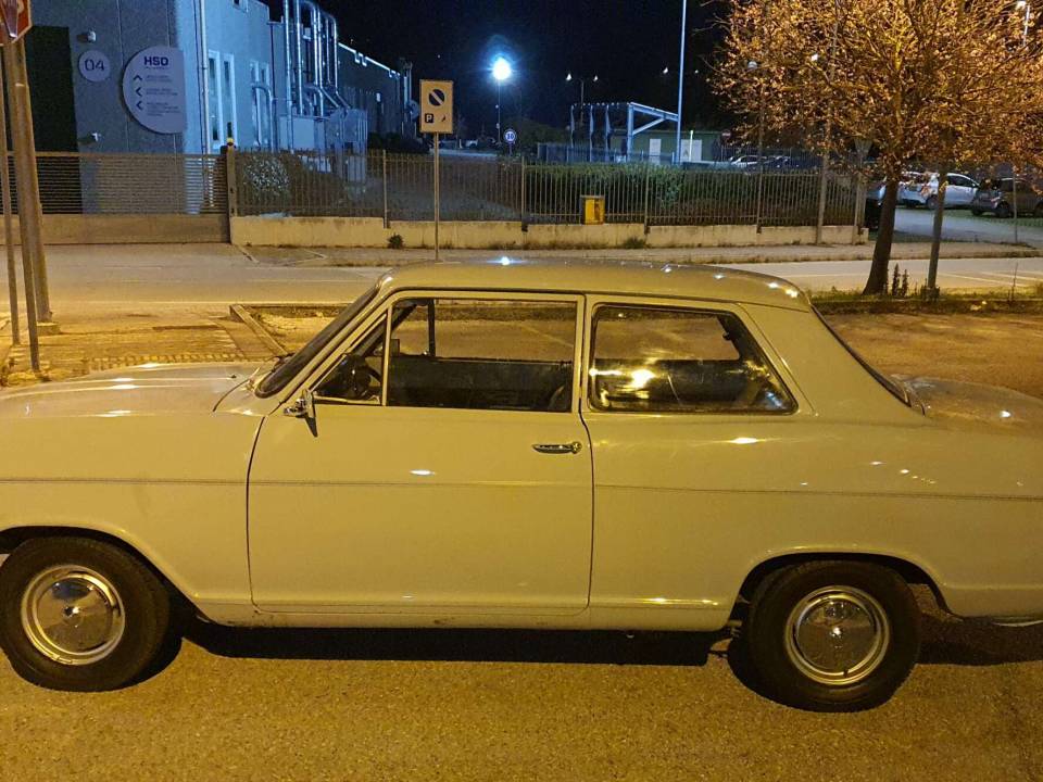 Image 26/37 of Opel Kadett 1,1 (1971)