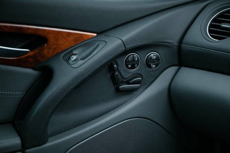 Image 22/36 de Mercedes-Benz SL 500 (2004)