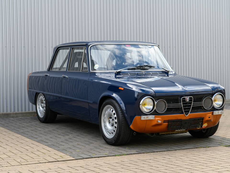 Image 12/56 of Alfa Romeo Giulia Nuova Super 1300 (1974)