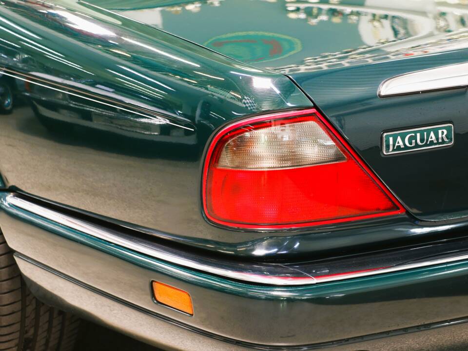 Bild 25/29 von Jaguar XJ6 3.2 Executive (1997)