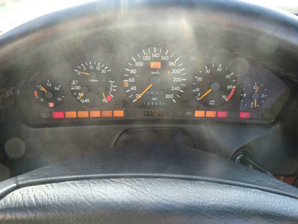 Image 16/45 de Mercedes-Benz 500 SL (1991)