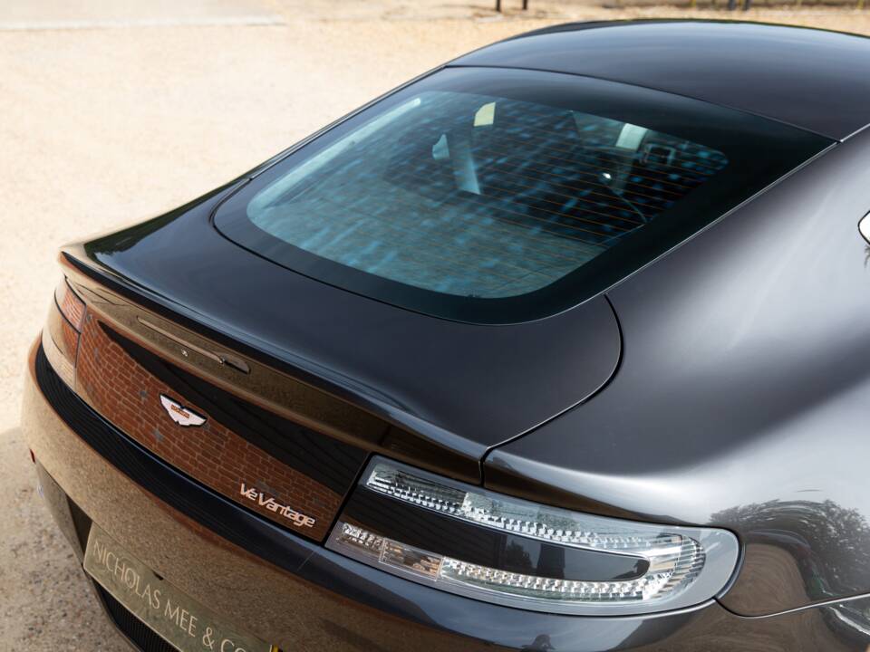 Bild 24/84 von Aston Martin V12 Vantage (2010)