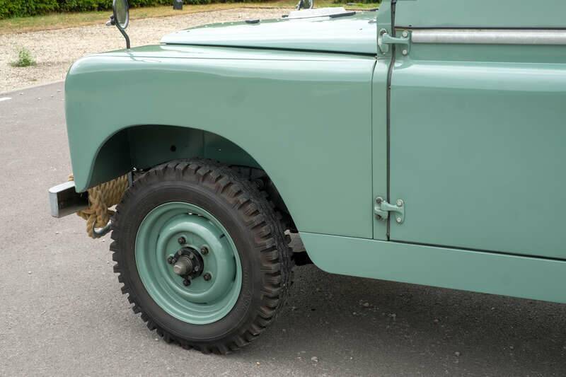 Image 32/50 of Land Rover 88 (1962)
