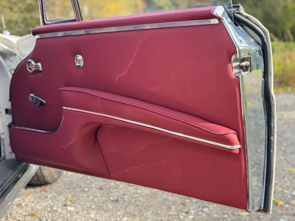 Image 121/132 of Mercedes-Benz 220 SE b (1963)