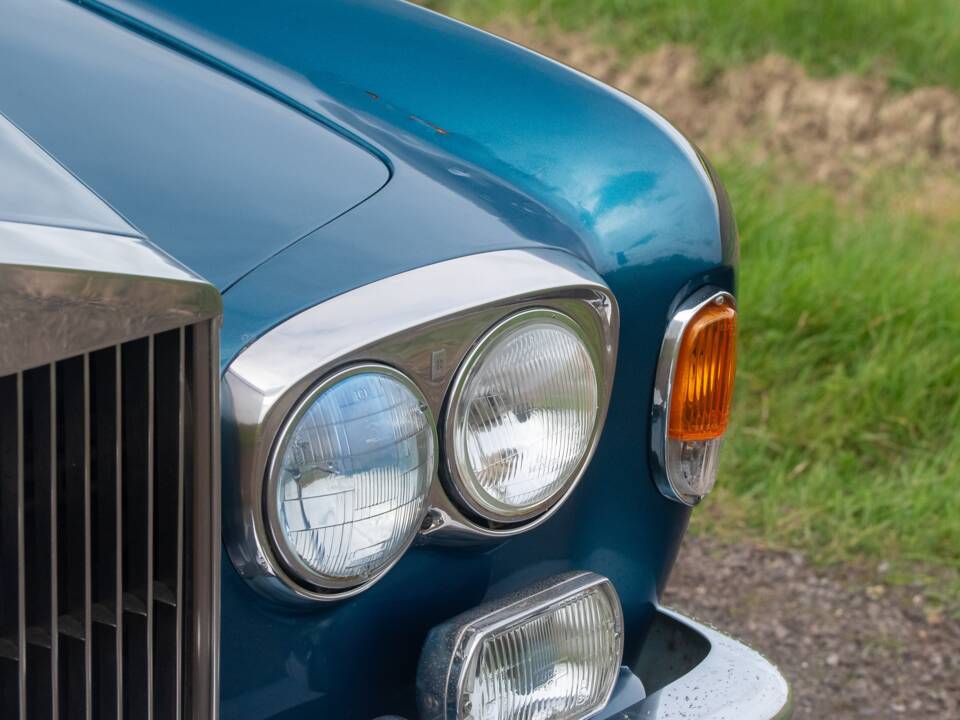 Image 14/50 of Rolls-Royce Silver Shadow I (1976)