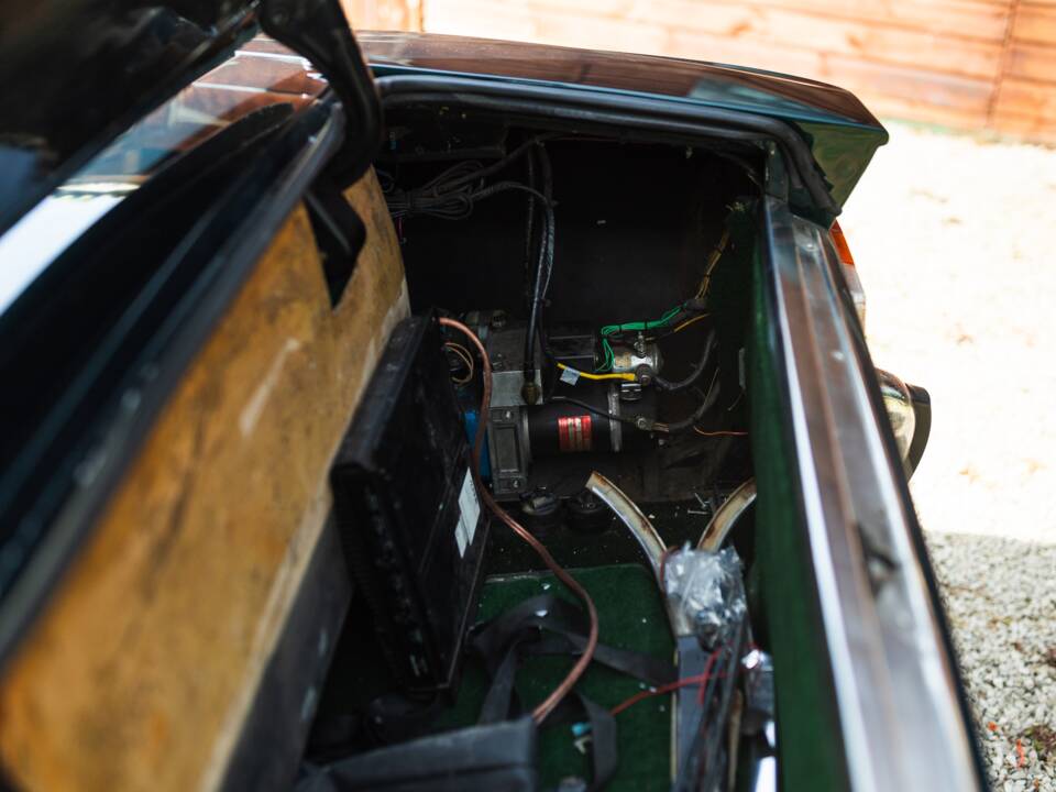 Bild 36/37 von Aston Martin V8 Volante (1979)
