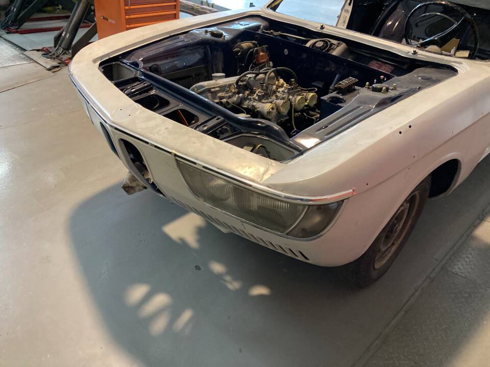 Image 76/79 of BMW 2000 CS (1969)