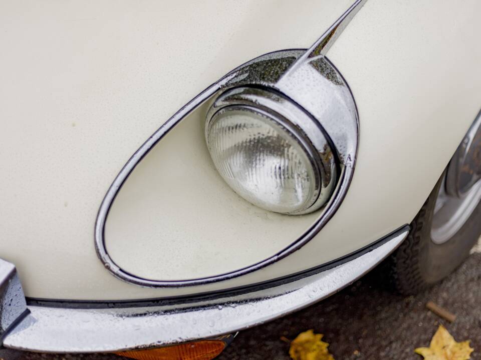 Image 24/50 de Jaguar Type E V12 (2+2) (1972)