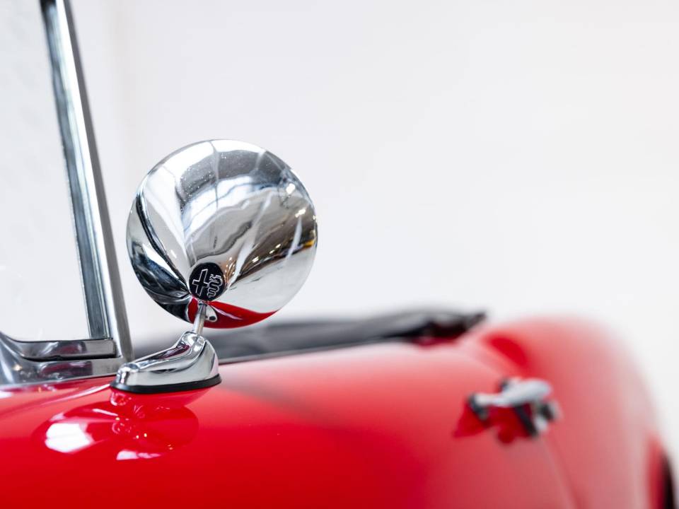 Imagen 38/44 de Alfa Romeo 2600 Spider (1965)