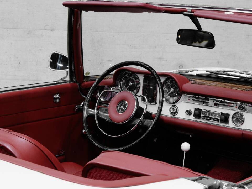 Immagine 25/40 di Mercedes-Benz 230 SL (1966)