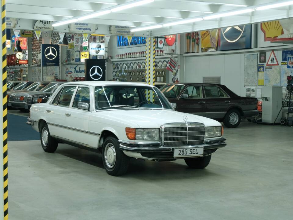 Image 15/50 de Mercedes-Benz 280 SEL (1978)