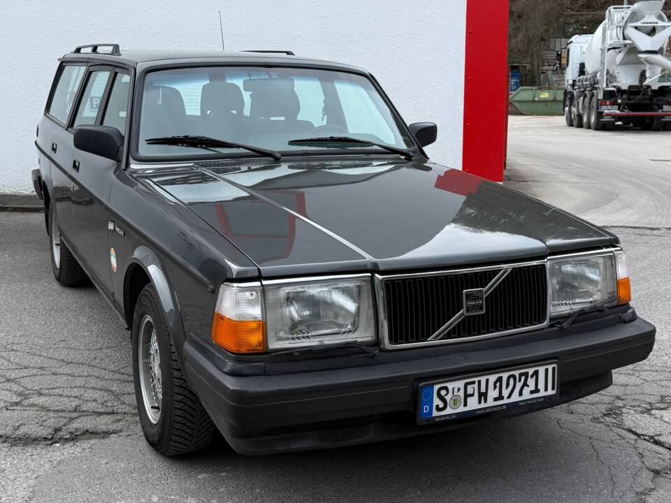 Image 7/54 of Volvo 245 GL (1990)