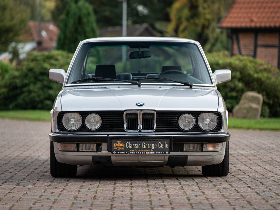 Bild 7/43 von BMW 525i (1986)