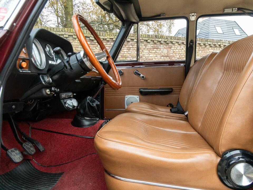 Imagen 30/50 de Alfa Romeo Giulia Nuova Super 1600 (1971)