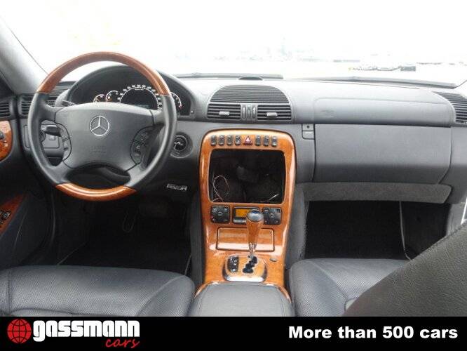 Image 8/15 of Mercedes-Benz CL 55 AMG (2000)