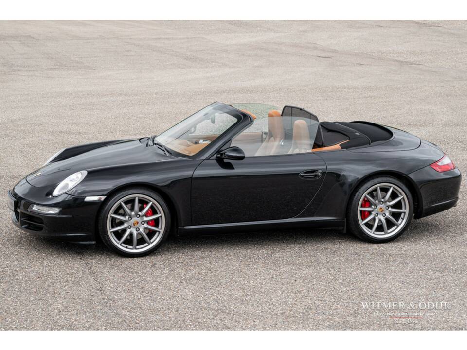 Image 3/32 of Porsche 911 Carrera S (2005)