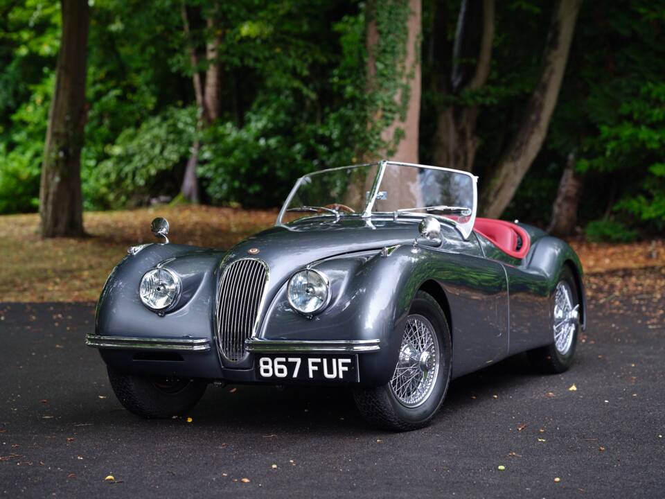 Image 8/33 of Jaguar XK 120 OTS (1951)