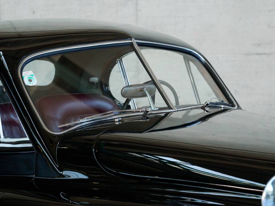 Image 23/48 of Jaguar XK 120 FHC (1954)