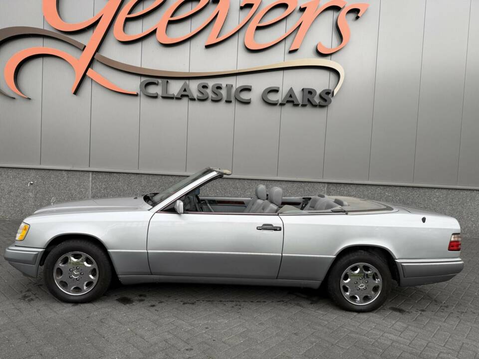 Bild 1/50 von Mercedes-Benz E 320 (1995)