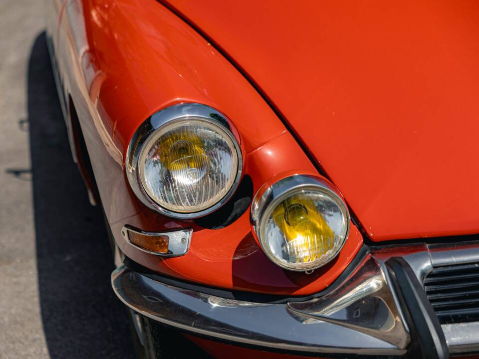 Image 12/56 of Citroën DS 21 Chapron (1967)