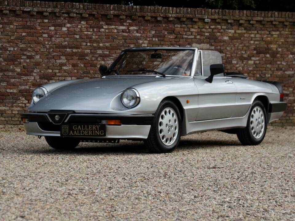 Image 1/50 de Alfa Romeo 2.0 Spider QV (1988)