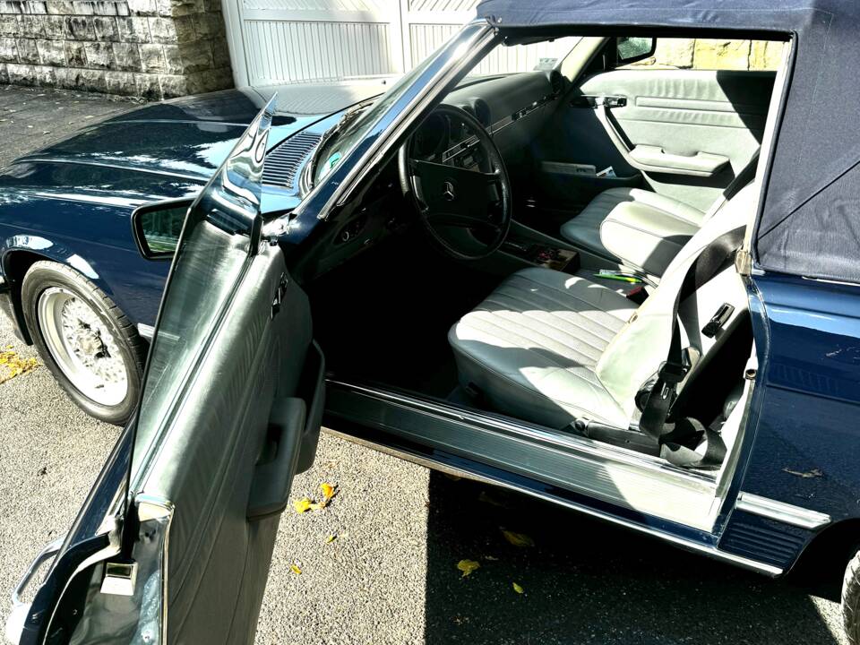 Image 4/21 of Mercedes-Benz 280 SL (1985)