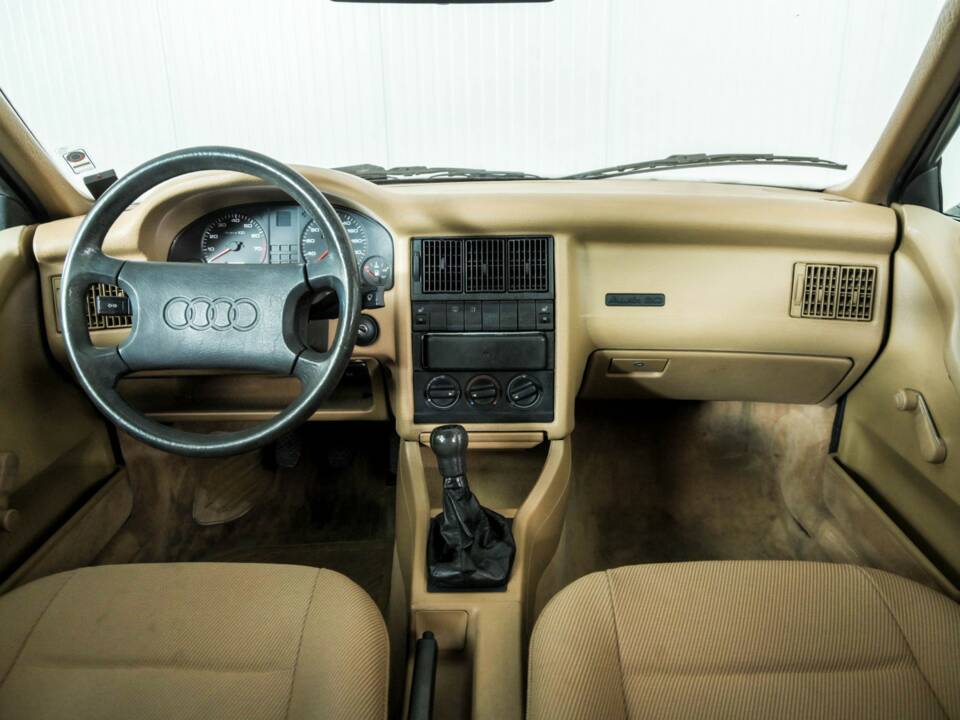 Immagine 7/50 di Audi 80 quattro  -  1.8S (1987)