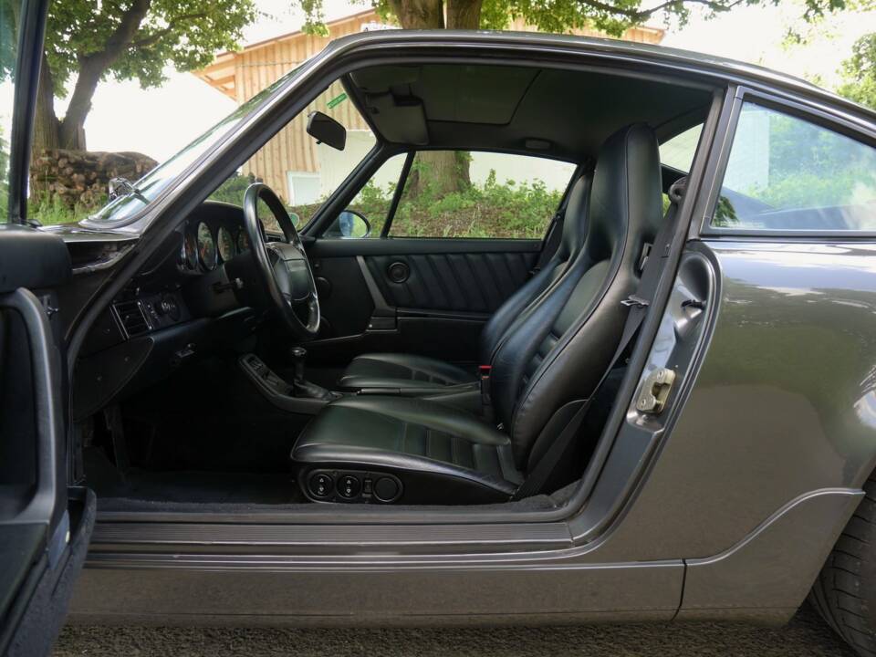 Bild 15/35 von Porsche 911 Carrera 2 (1993)