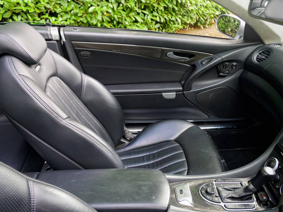 Image 19/23 de Mercedes-Benz SL 55 AMG (2007)
