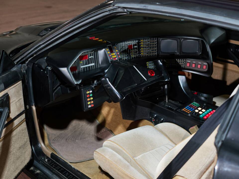Obraz 61/63 pojazdu Pontiac Firebird TransAm (1984)