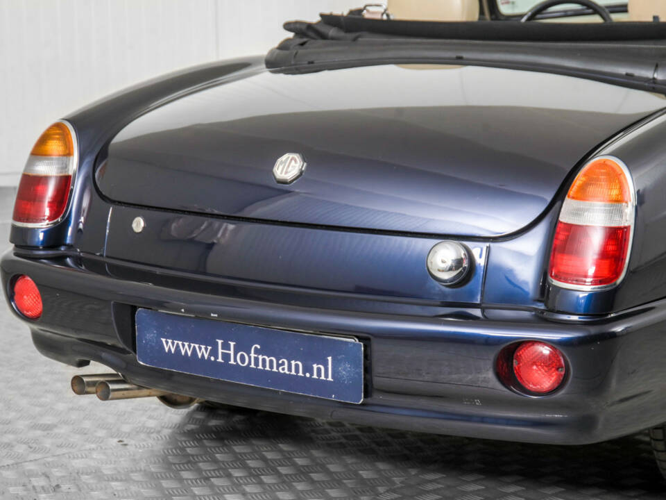 Immagine 28/50 di MG RV8 (1991)