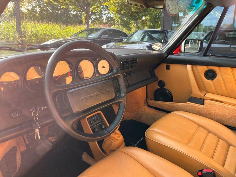 Image 11/20 of Porsche 911 Carrera 3.2 (1986)
