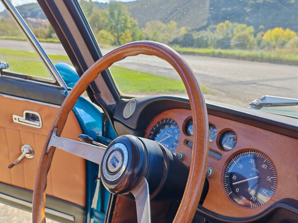 Image 20/34 of Lancia Fulvia Coupe Rallye (1967)