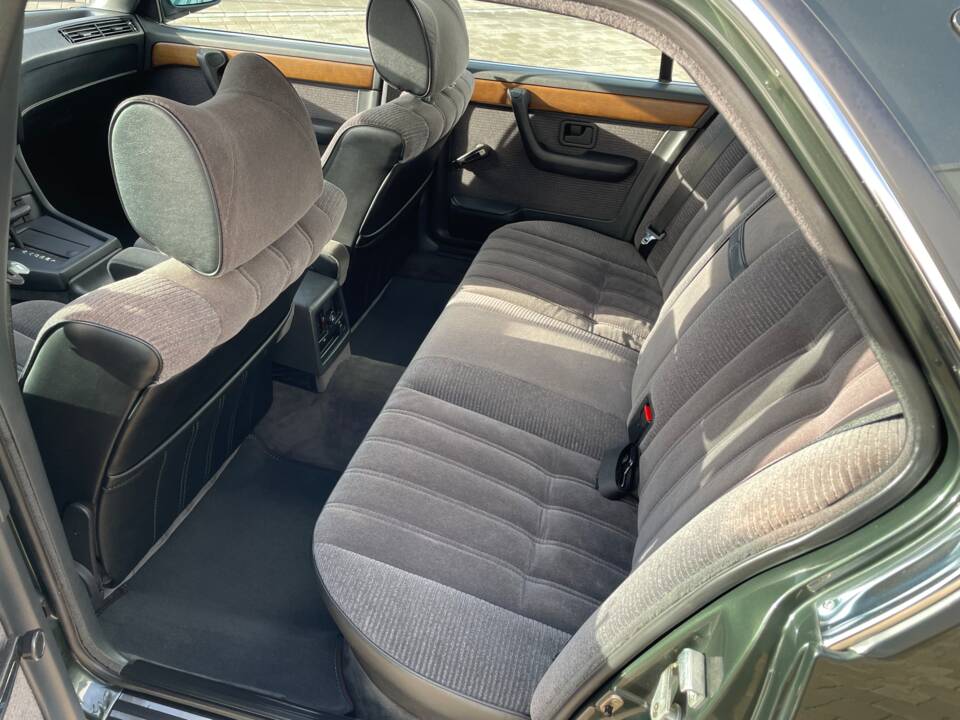 Afbeelding 11/26 van BMW 732i (1986)