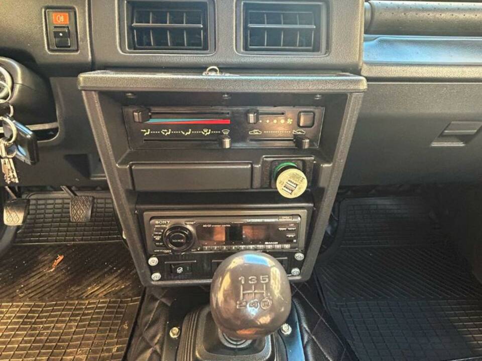 Bild 25/27 von Daihatsu Feroza 1.6i Special Hard-top (1991)