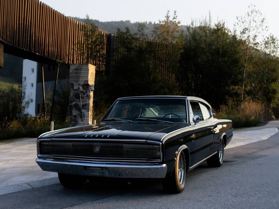 Image 1/42 of Dodge Charger (1966)