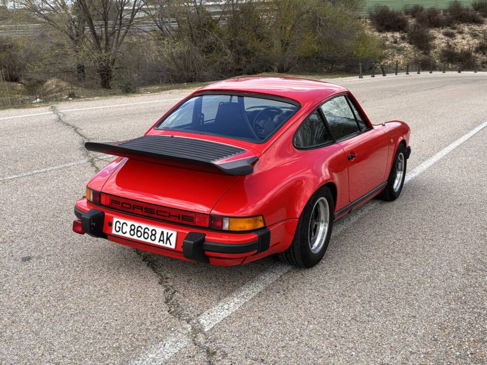 Image 8/8 of Porsche 911 Turbo 3.3 (1984)