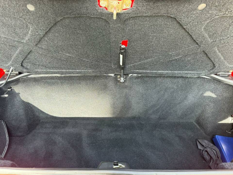 Image 31/50 of Ferrari Mondial 3.2 (1988)