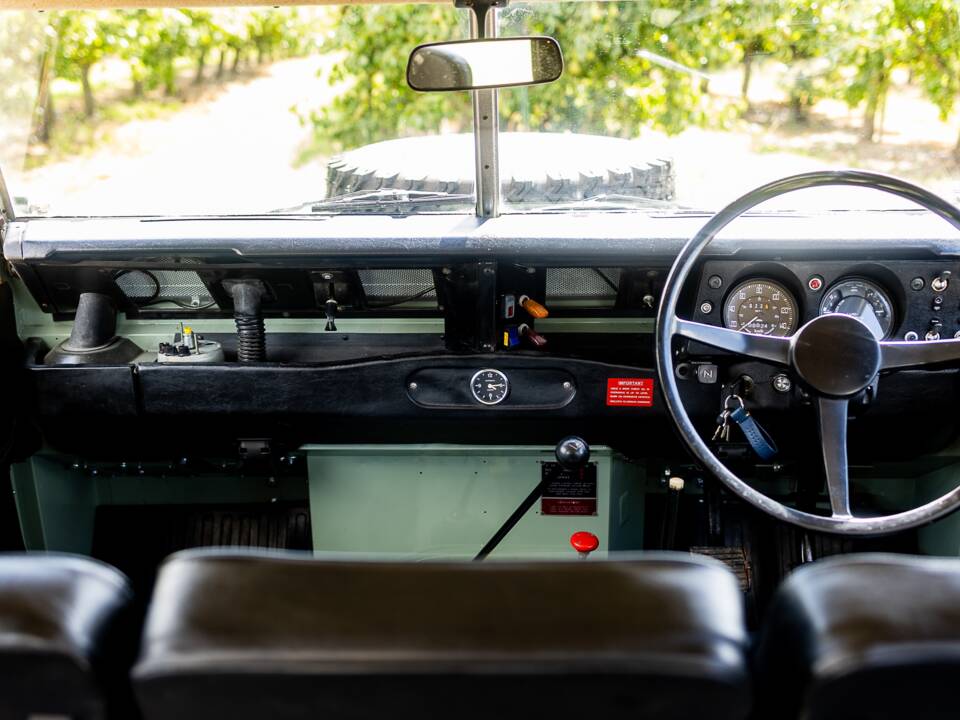 Image 46/50 of Land Rover 88 (1978)
